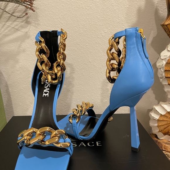 VERSACE Blue Leather MEDUSA CHARM High Heel Chunky CHAIN SANDALS - Picture 6 of 9